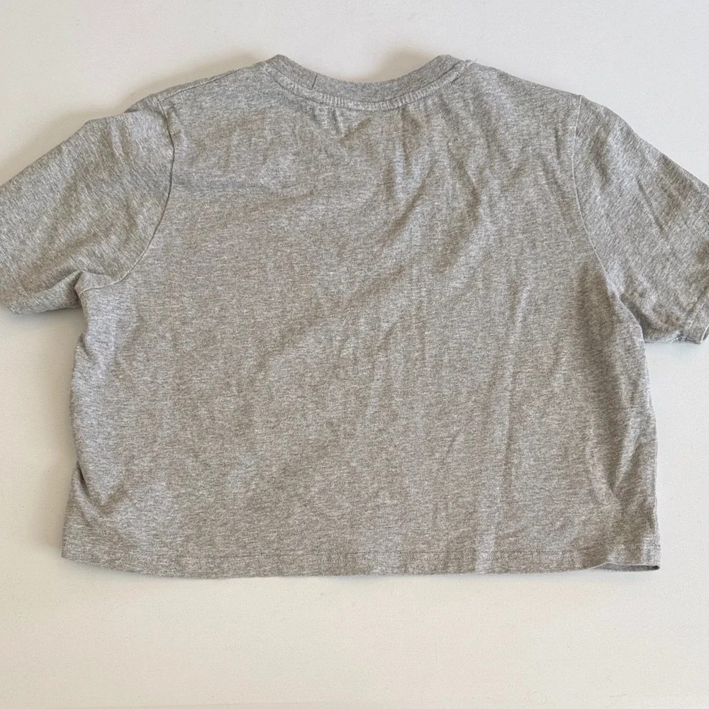 Nike Heather Gray Cropped Tee with Pink Logo Women’s Size M